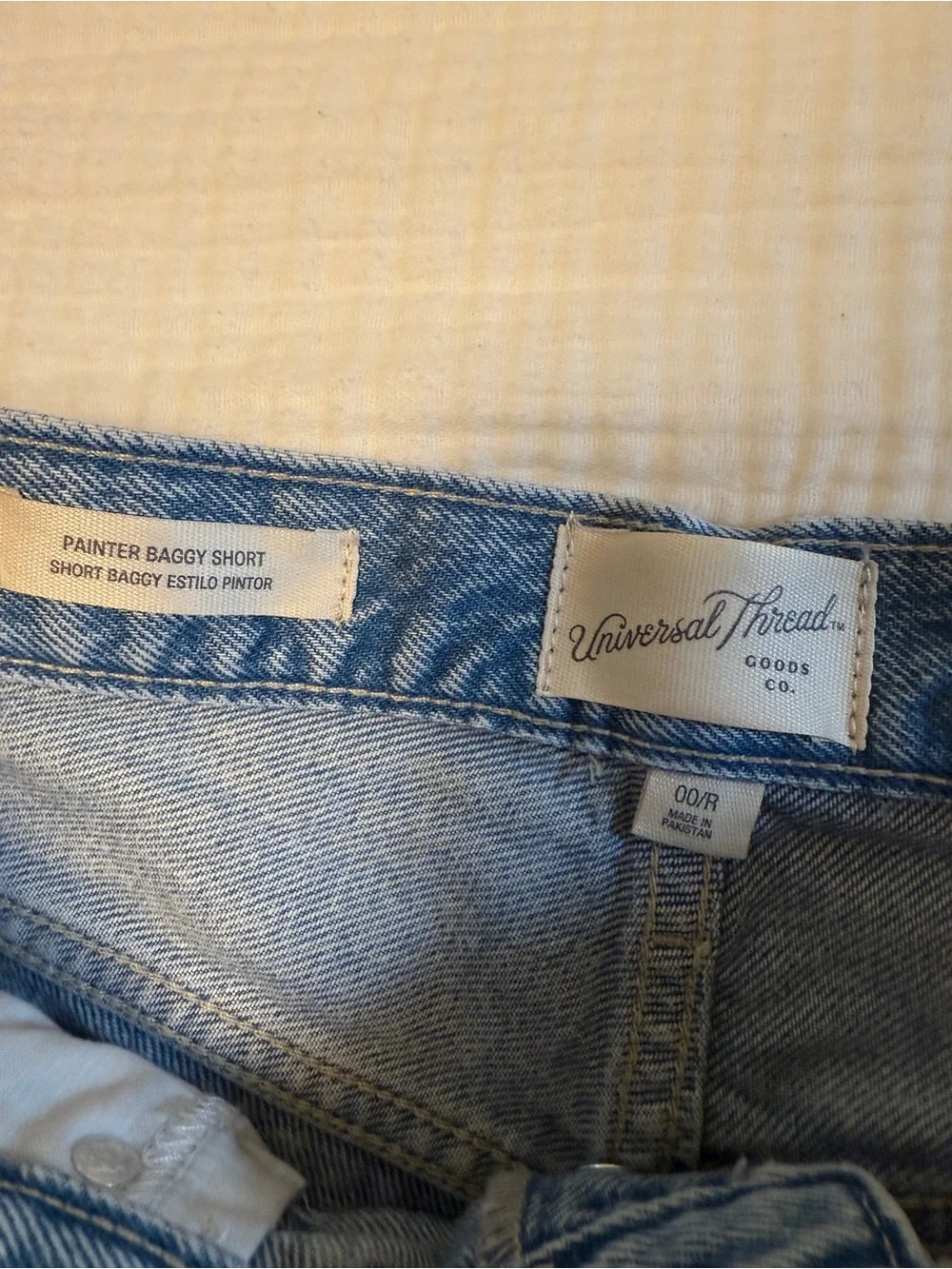 NWT! Universal Thread - 90's Baggy Painter Denim Shorts - 00